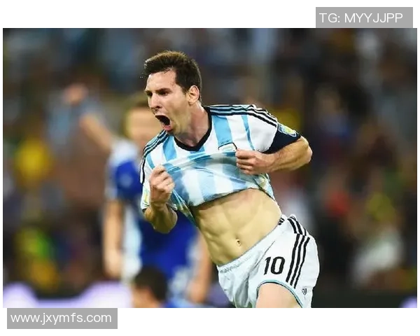 足球球星腹肌大揭秘：从梅西到C罗，谁的腹肌最劲爆