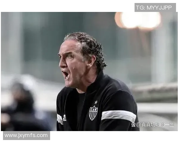 退役四大足球传奇球星的辉煌岁月与传奇故事回顾